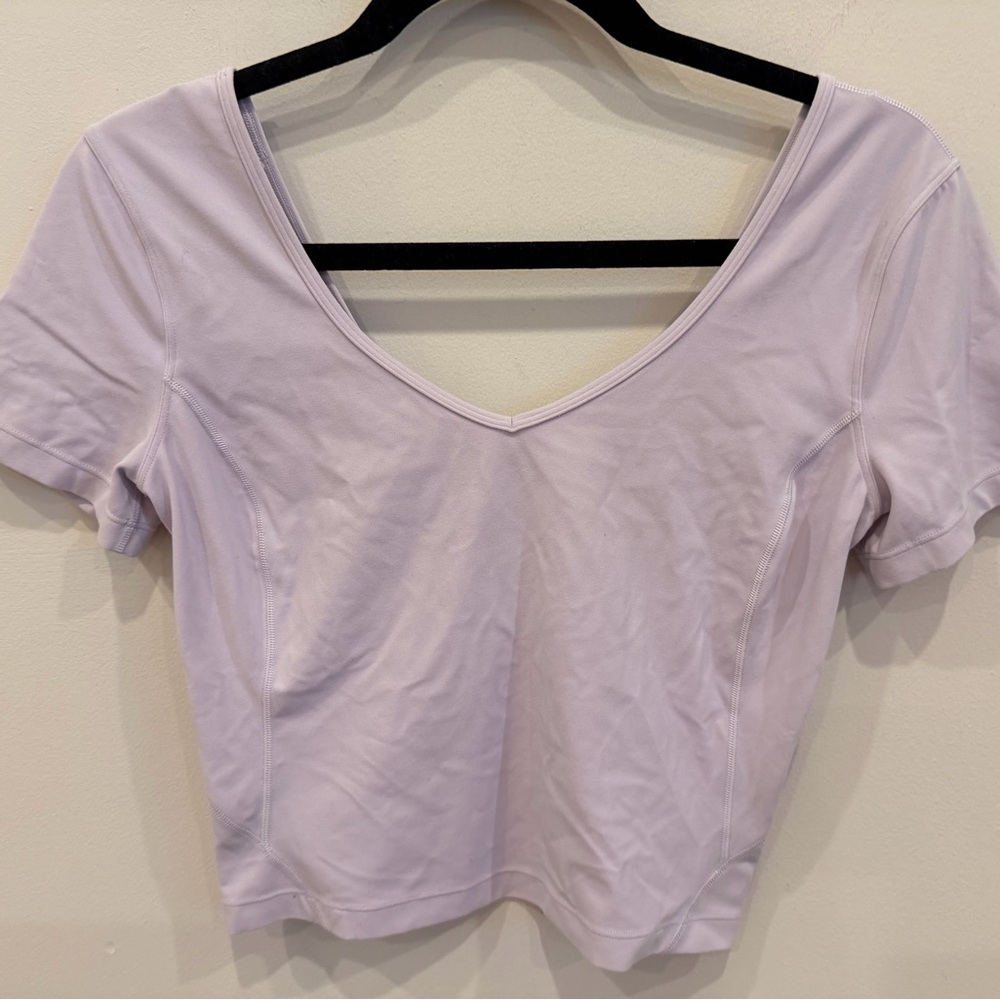 Lululemon Lavender V-Neck Short Sleeve‎ Yoga Top Size 6 Athletic Workout Shirt